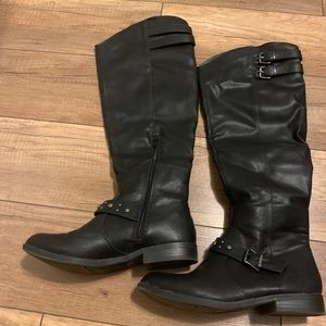 Black faux leather boots, great used condition